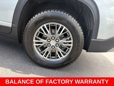 Used 2025 Chevrolet Traverse LT AWD/4WD image 10