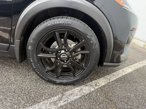Certified 2023 Nissan Kicks SR w/ SR Premium Package FWD image 11