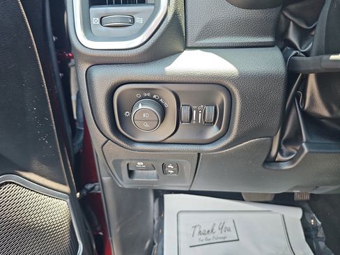 Used 2024 RAM 1500 Laramie AWD/4WD image 31