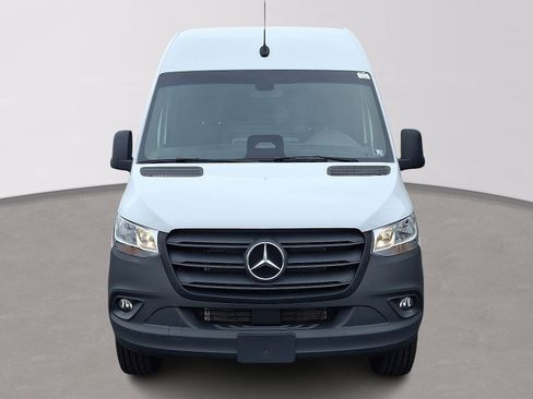 Used 2025 Mercedes-Benz Sprinter 2500 image 2