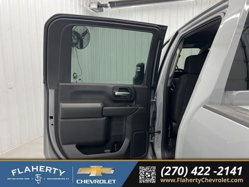 Used 2025 Chevrolet Silverado 2500 Custom w/ Custom Value Package image 10