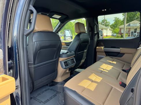Used 2025 Ford F450 Lariat AWD/4WD image 13