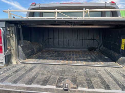 Used 2005 HUMMER H2 SUT w/ Preferred Equipment Group AWD/4WD image 21