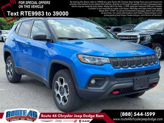 Used 2022 Jeep Compass Trailhawk w/ Trailhawk Convenience Group image 1