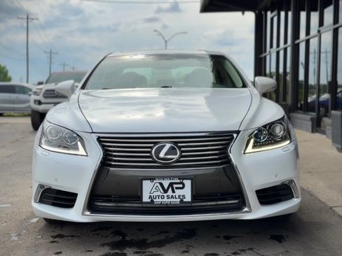 Used 2017 Lexus LS 460 AWD w/ Comfort Package image 7