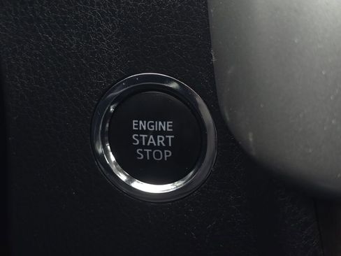 Used 2017 Toyota Highlander XLE AWD/4WD image 43