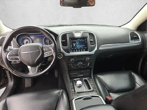 Used 2022 Chrysler 300 Touring L RWD image 16