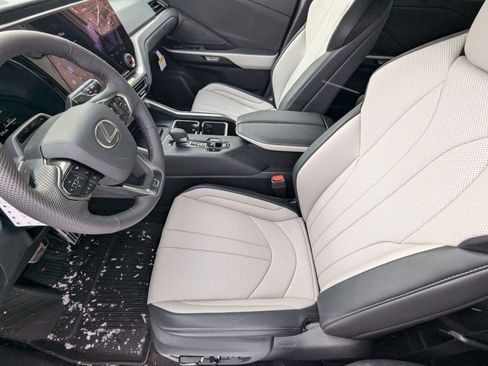 New 2026 Lexus TX 500h AWD image 5