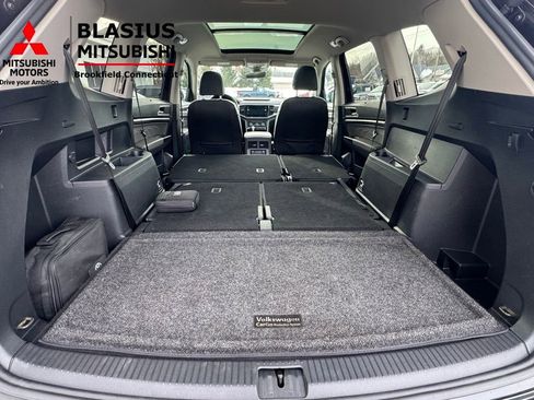 Used 2023 Volkswagen Atlas SEL R-Line image 32