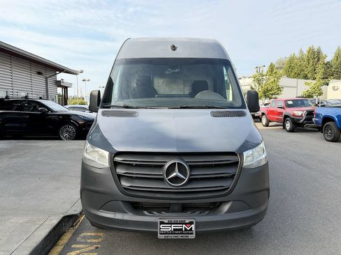 Used 2019 Mercedes-Benz Sprinter 144 image 4