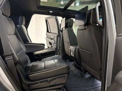 Used 2023 Chevrolet Tahoe Premier AWD/4WD image 28