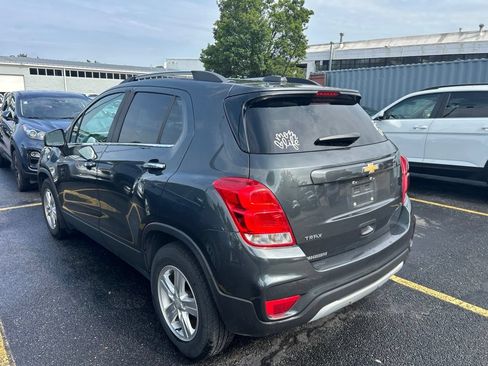 Used 2018 Chevrolet Trax LT w/ LT Convenience Package FWD image 8