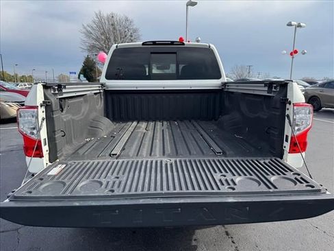 Certified 2021 Nissan Titan SV w/ SV Convenience Package image 10