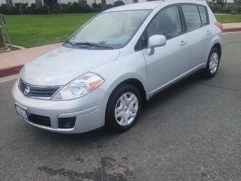 Used 2010 Nissan Versa 1.8 S w/ PWR Plus Pkg image 2