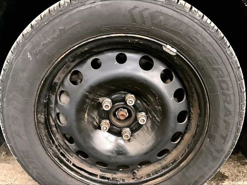 Used 2015 Ford Transit Connect XL image 9