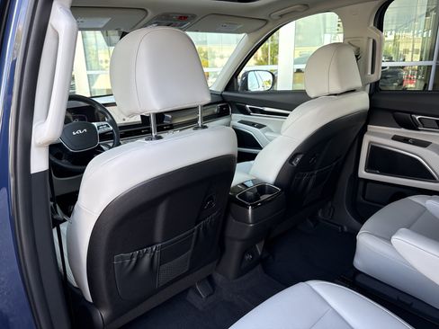 Used 2024 Kia Telluride S w/ S Sunroof Package FWD image 24