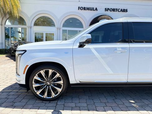 Used 2026 Cadillac Escalade Luxury w/ Touring Package AWD/4WD image 18