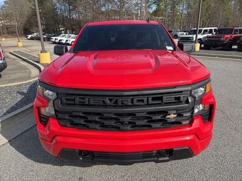 Used 2024 Chevrolet Silverado 1500 Custom image 3