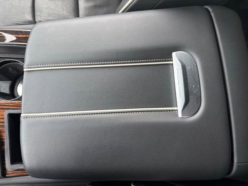 Used 2023 Cadillac Escalade Premium Luxury image 26