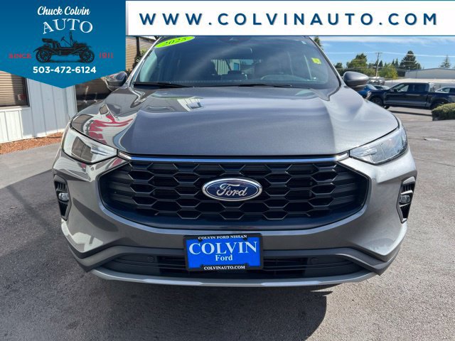 Used 2025 Ford Escape ST-Line Select AWD/4WD image 3
