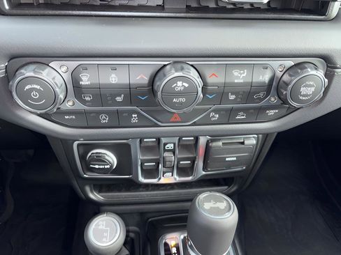 New 2026 Jeep Wrangler Unlimited Sahara AWD/4WD image 24