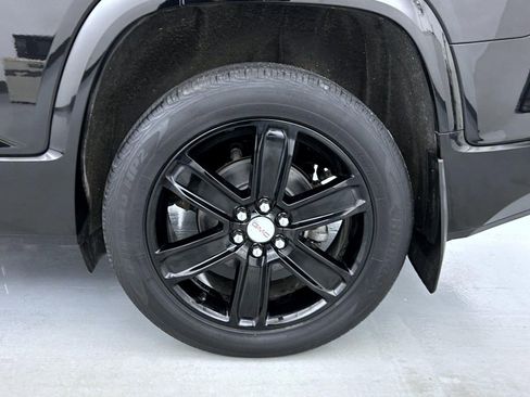 Used 2017 GMC Acadia Denali w/ Technology Package image 24