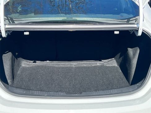 Used 2023 Chevrolet Malibu LT image 18