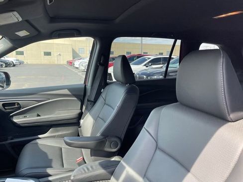 Used 2023 Honda Passport EX-L image 5