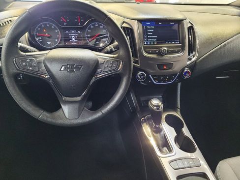 Used 2019 Chevrolet Cruze LT w/ Convenience Package FWD image 22