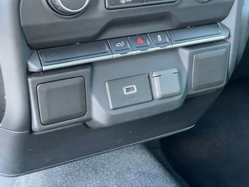 Used 2020 Chevrolet Silverado 1500 Custom w/ Custom Value Package image 20