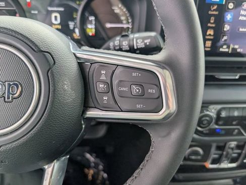 Used 2025 Jeep Wrangler Unlimited Sahara w/ Safety Group AWD/4WD image 15