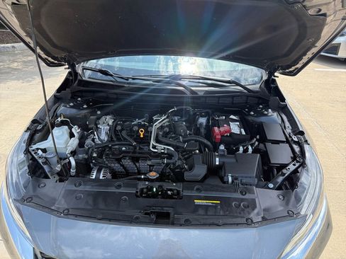 Used 2025 Nissan Altima 2.5 SL AWD/4WD image 19