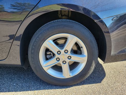 Used 2022 Chevrolet Malibu LS image 22