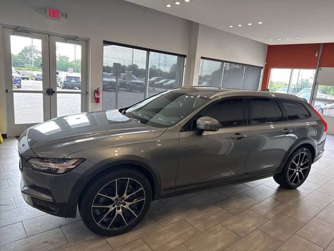 Used 2020 Volvo V90 T6 Cross Country AWD/4WD image 7