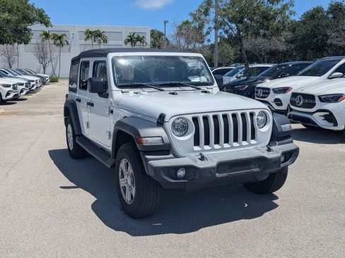 Used 2018 Jeep Wrangler Unlimited Sport S AWD/4WD image 3