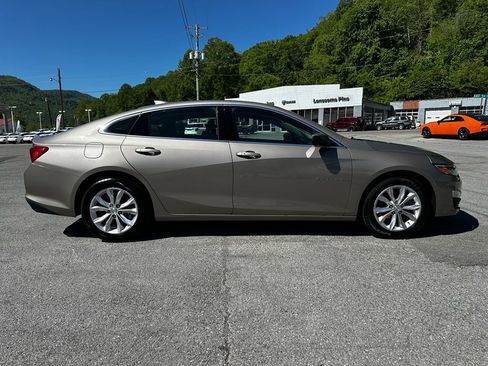 Used 2023 Chevrolet Malibu LT FWD image 2