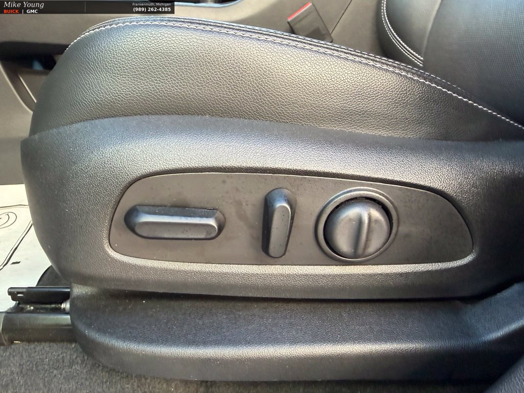Used 2024 GMC Terrain SLT w/ Infotainment Package II FWD image 21