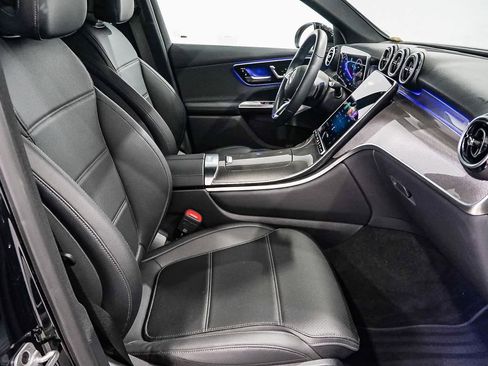 Used 2025 Mercedes-Benz GLC 300 image 18