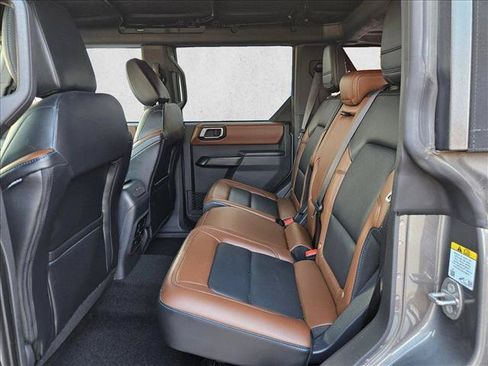 Used 2024 Ford Bronco Outer Banks AWD/4WD image 14