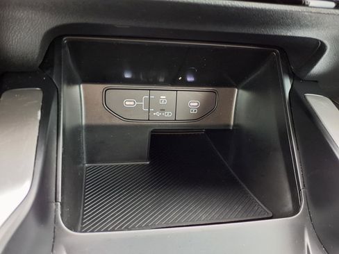 Used 2025 Kia Sorento LX image 20