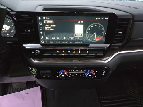 Used 2025 GMC Sierra 1500 Elevation image 15