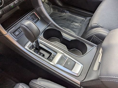 Used 2020 Subaru Ascent Limited w/ Technology Package image 28