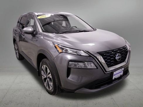 Used 2023 Nissan Rogue SV image 8