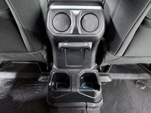 Used 2022 Jeep Gladiator Sport AWD/4WD image 31
