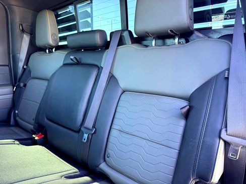 Used 2024 Chevrolet Silverado 2500 ZR2 w/ Technology Package image 22