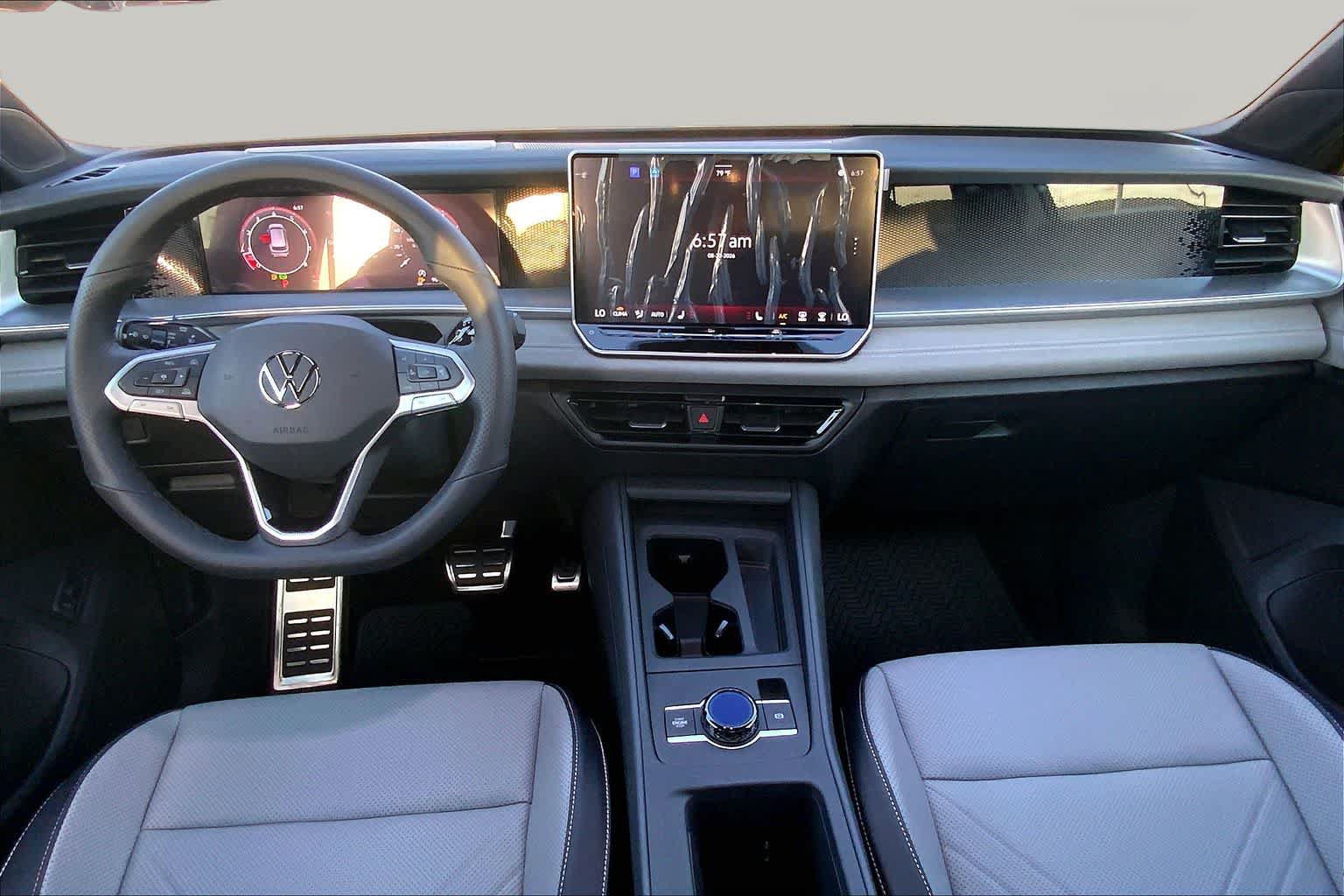 New 2026 Volkswagen Tiguan SE R-Line FWD image 3