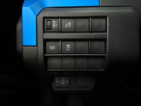 Used 2025 Toyota Tacoma TRD Off-Road AWD/4WD image 20