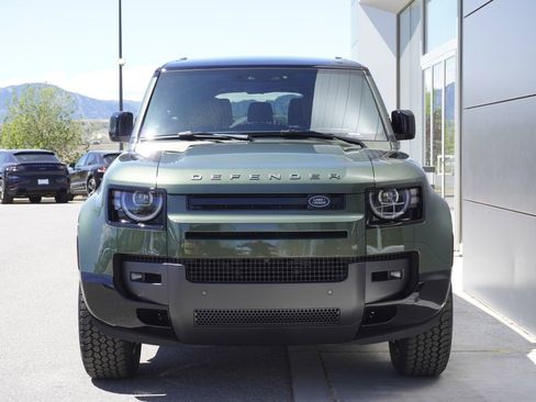 New 2026 Land Rover Defender 130 X-Dynamic SE AWD/4WD image 5