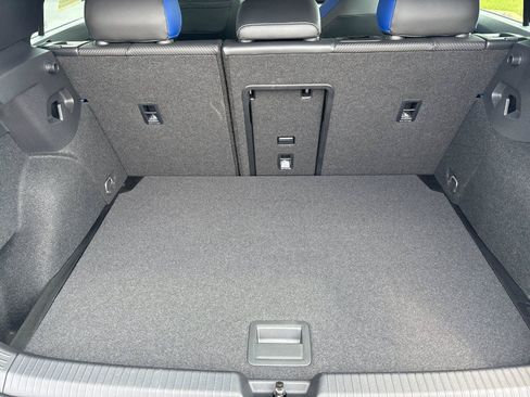 Used 2024 Volkswagen Golf R AWD/4WD image 36