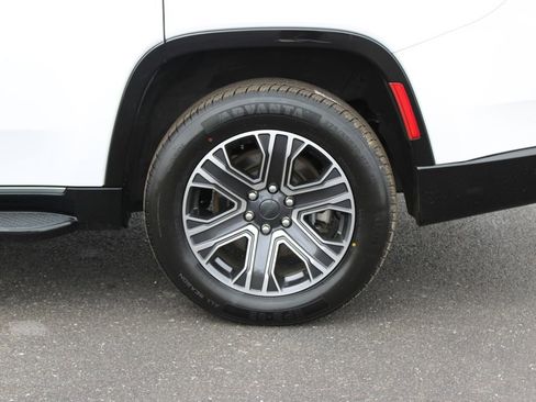 Used 2024 Jeep Wagoneer Series II image 19